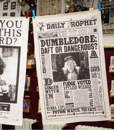 Tea towel - The Daily Prophet - Dumbledore: Daft or Dangerous?