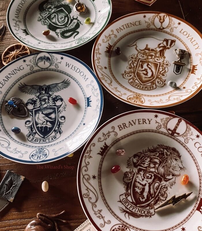 Set de 4 Assiettes Porcelaine Maisons Poudlard Harry Potter - Boutique Harry  Potter