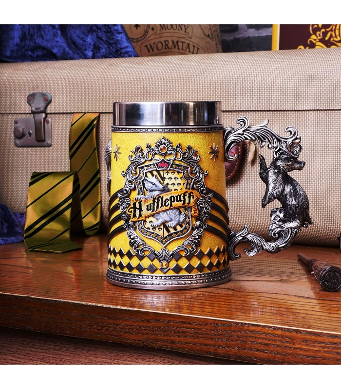 Harry Potter Fantastic Beasts Book And Memorabilia Set. Wand, Mug,  Medallion