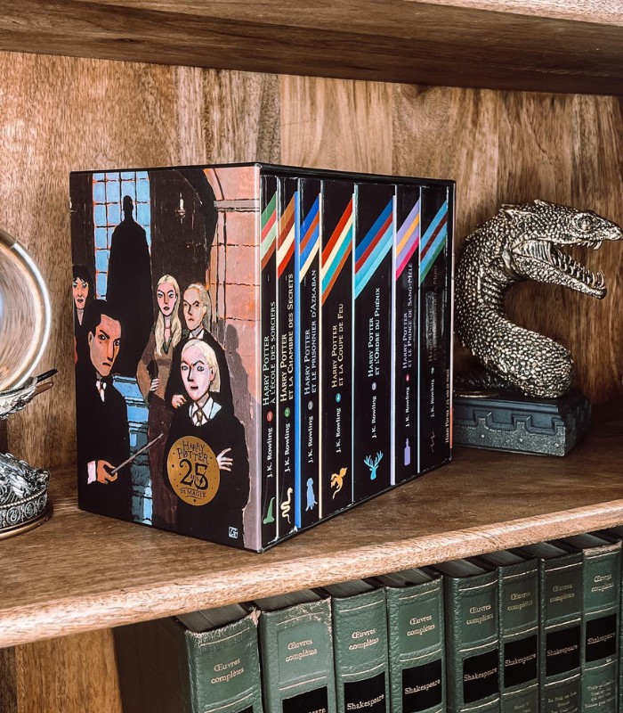 Coffret Collector Harry Potter - 25 ans - Coffret de 7 volumes Folio junior  vendus ensemble et un étui de 8 cartes postales - gallimard editions -  9782075186803 - Livre 