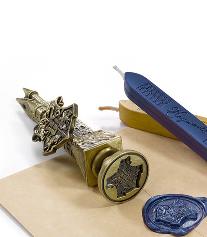 BRAND NEW HARRY POTTER HOGWARTS DIE-CAST METAL WAX SEAL AND WAX SET